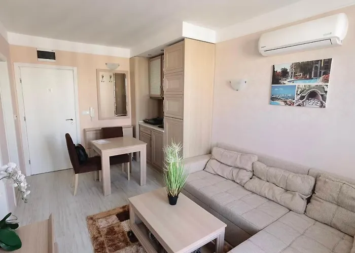 Harmony Suitеs Апартамент *